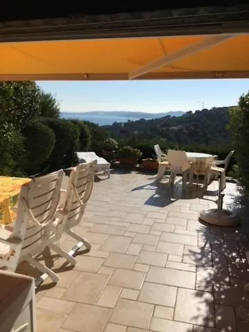 La Maison Collines De Guerrevieille 圣马克西姆