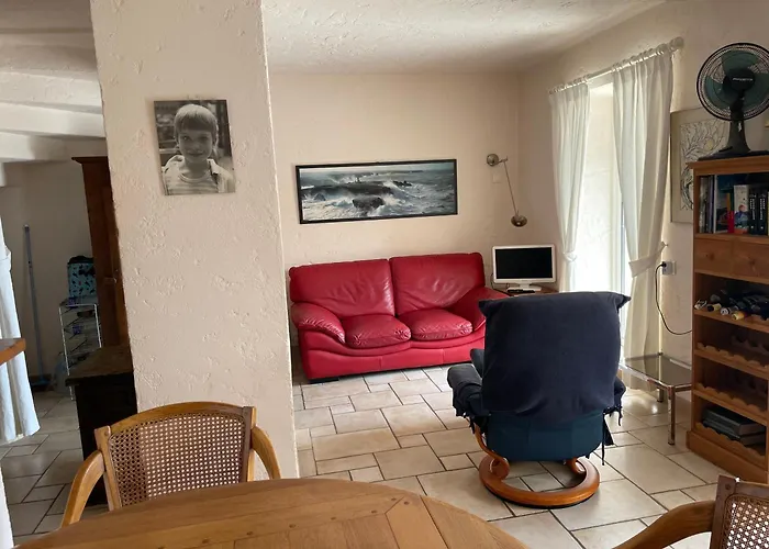 La Maison Collines De Guerrevieille Hébergement de vacances *